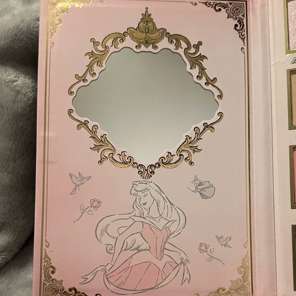 Disney Princess Sleeping Beauty Eyeshadow Palette - Pink Shades - Picture 3 of 8
